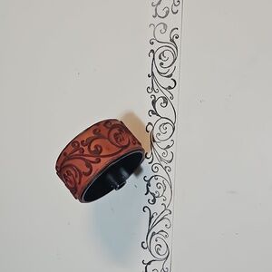 Baroque Border Stampin Round 1" wide wheel stamp